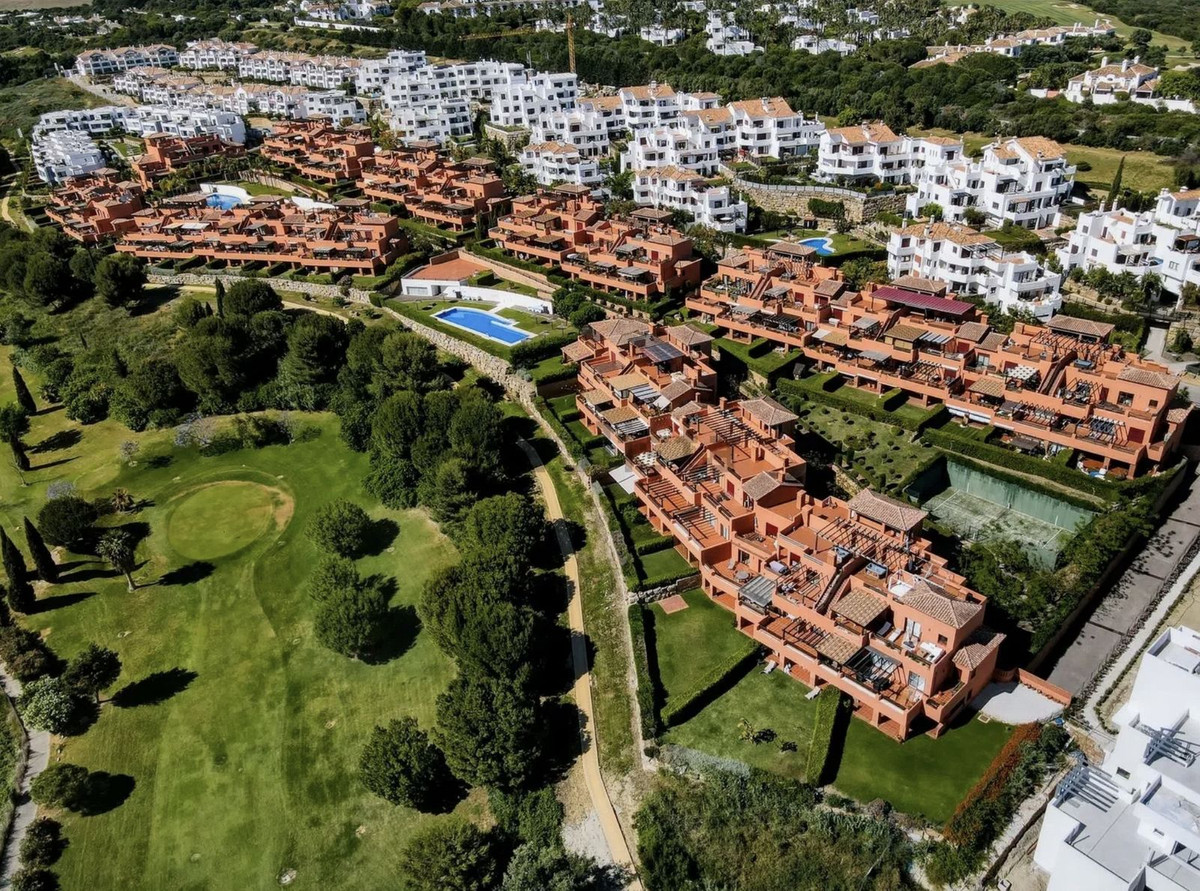 2 Bedroom Penthouse in Casares - Photo 34