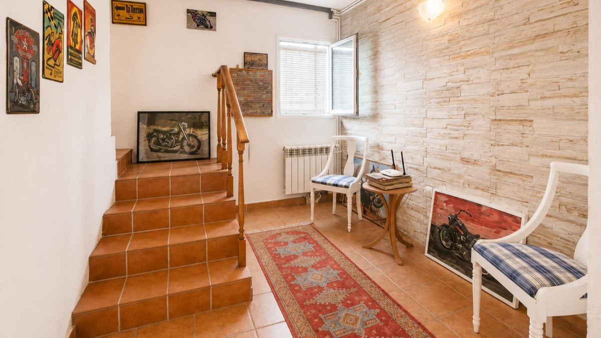 6 Bedroom Townhouse in Tolox - Photo 14