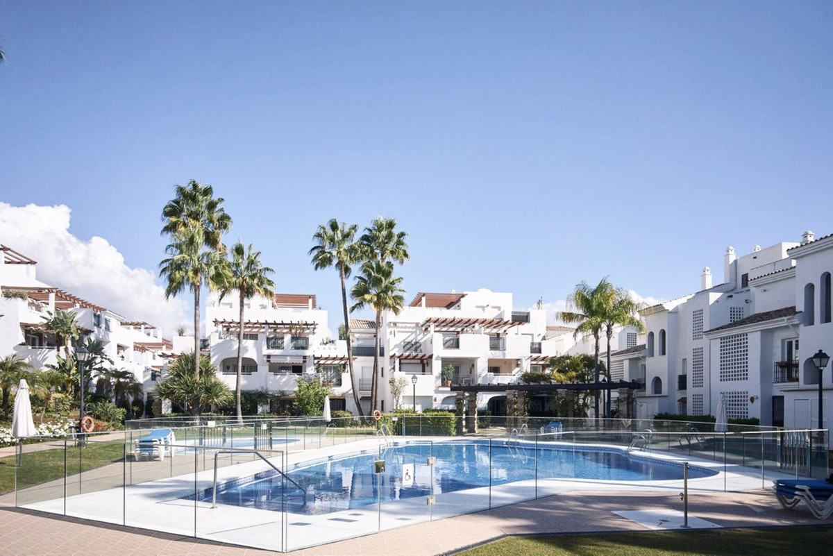 3 Bedroom Apartment in San Pedro de Alcántara - Photo 15