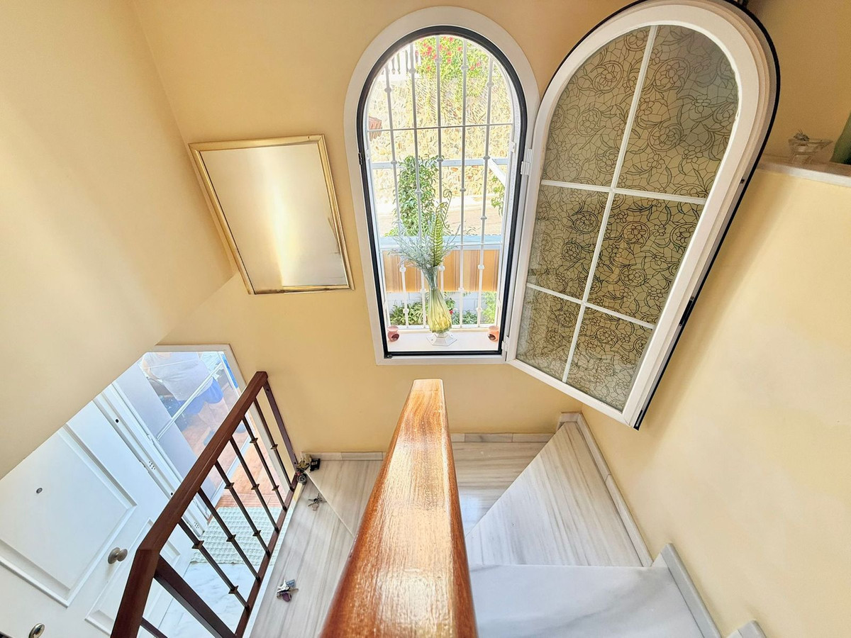 3 Bedroom Villa in Fuengirola - Photo 8