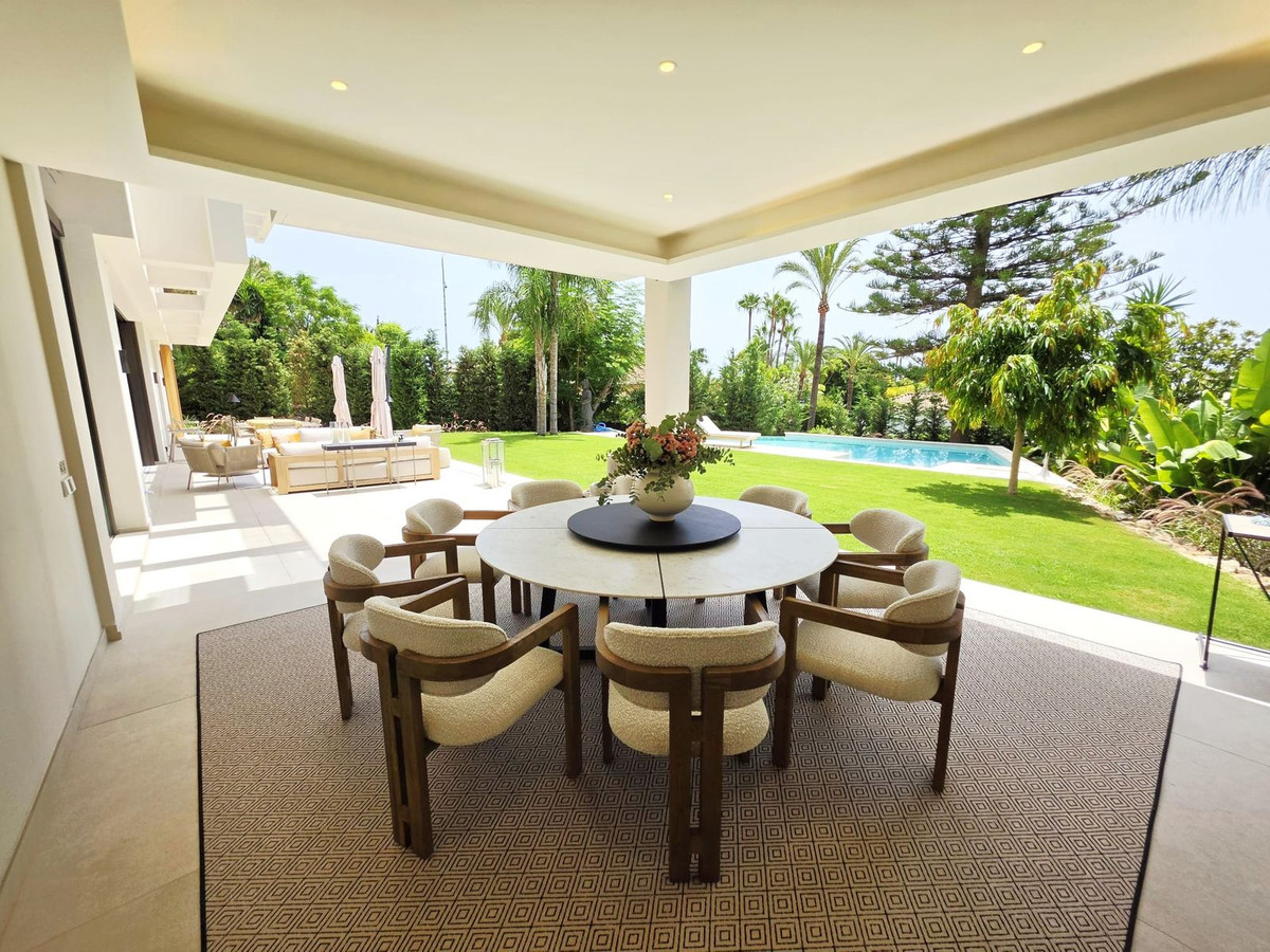 5 Bedroom Villa in Marbella - Photo 21