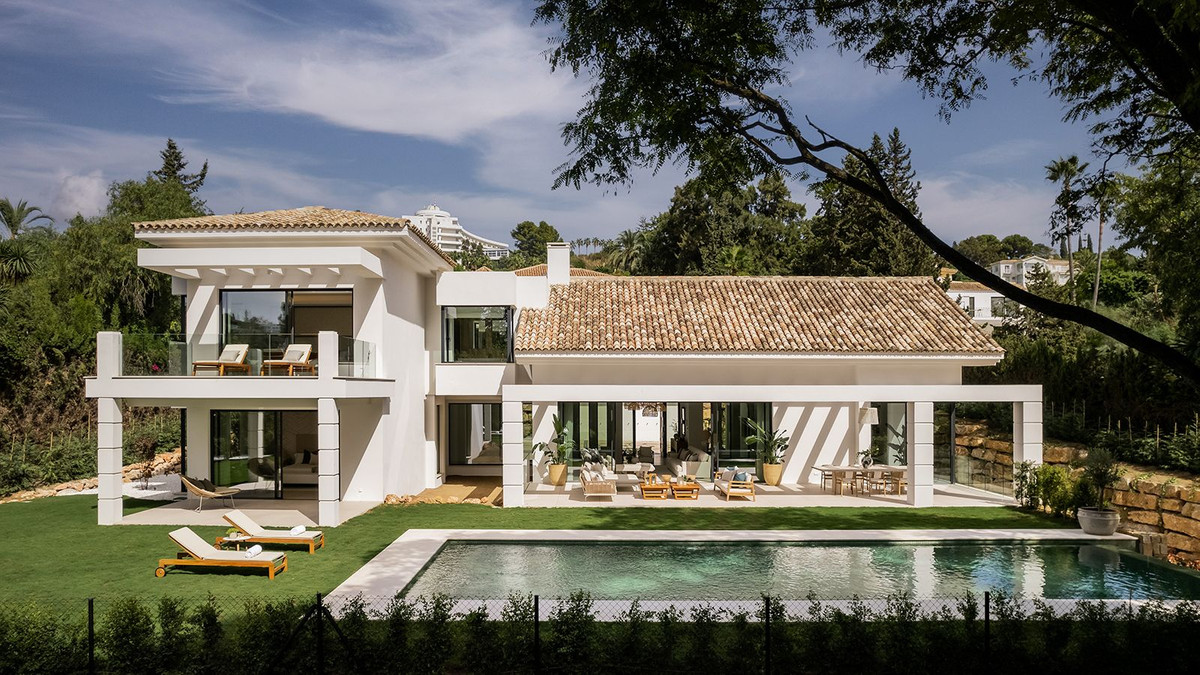 5 Bedroom Villa in Estepona - Photo 28