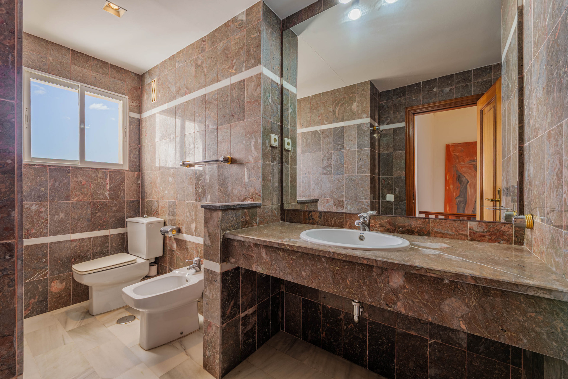 4 Bedroom Penthouse in Málaga - Photo 22