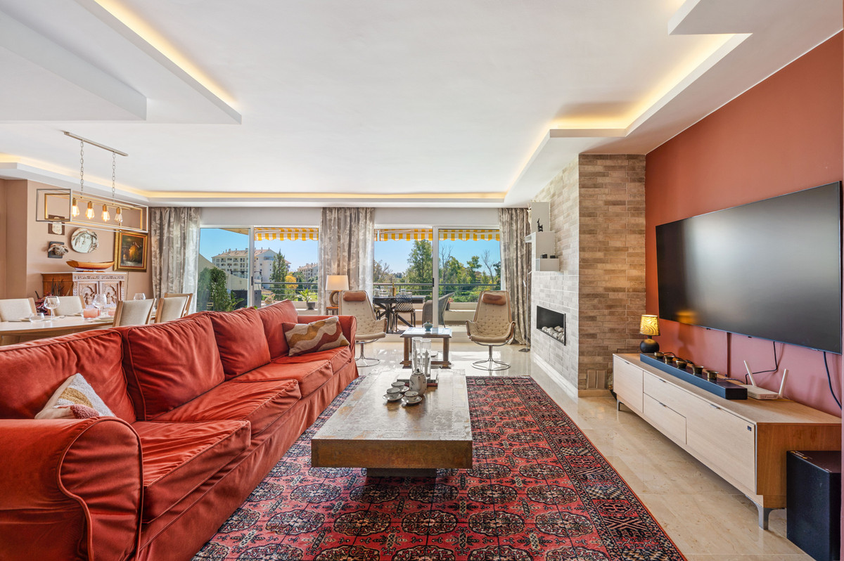 4 Bedroom Apartment in San Pedro de Alcántara - Photo 2