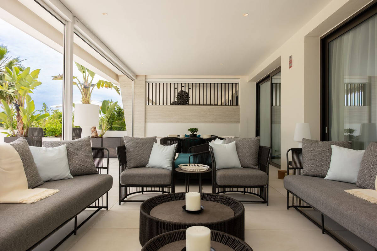 4 Bedroom Apartment in Marbella - Photo 30
