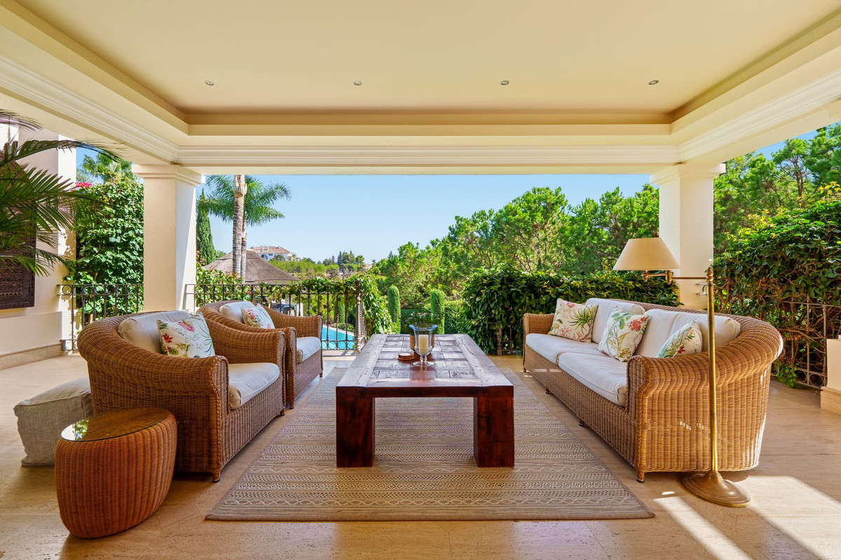 6 Bedroom Villa in Marbella - Photo 7