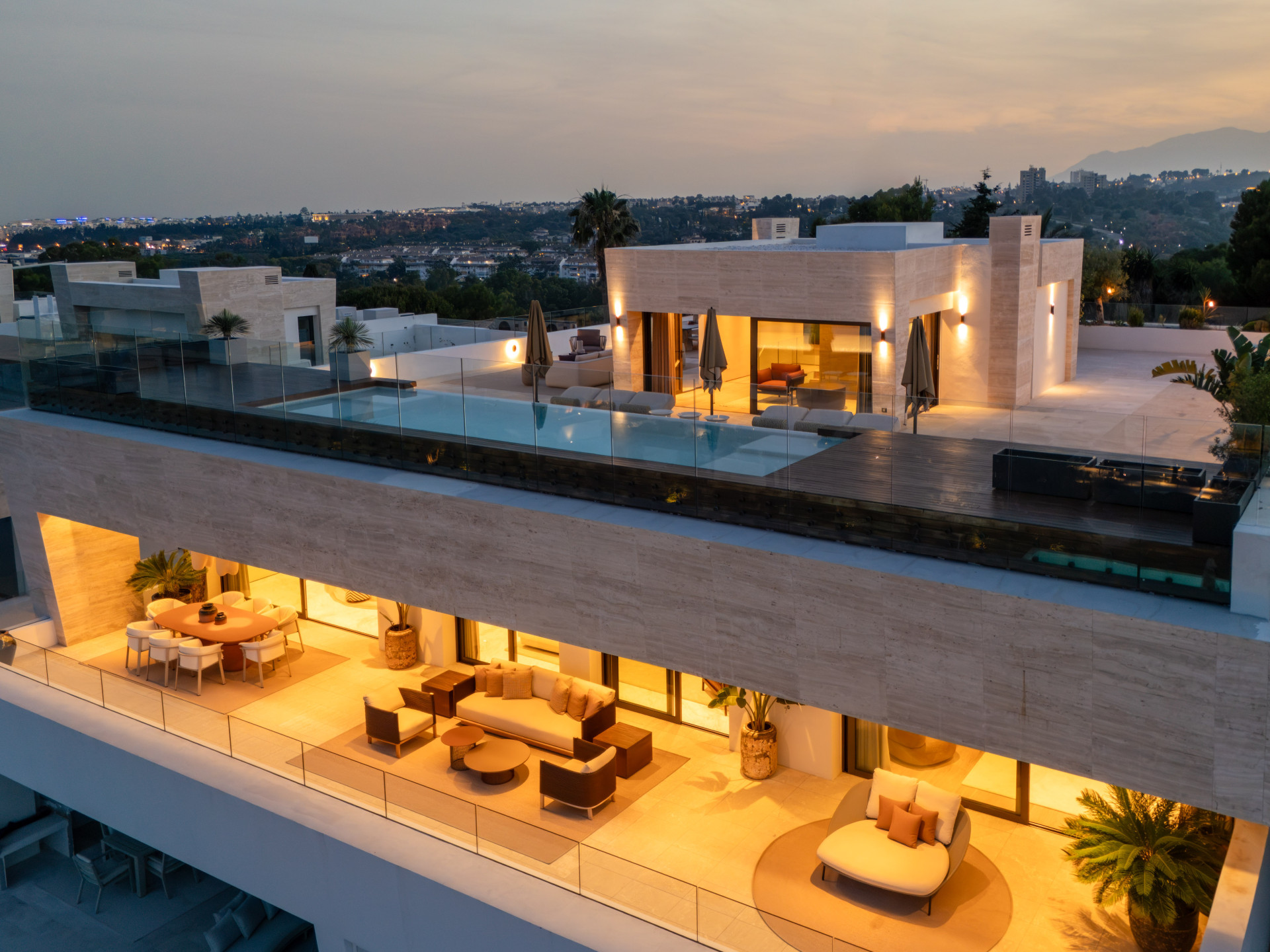 4 Bedroom Villa in Marbella - Photo 31