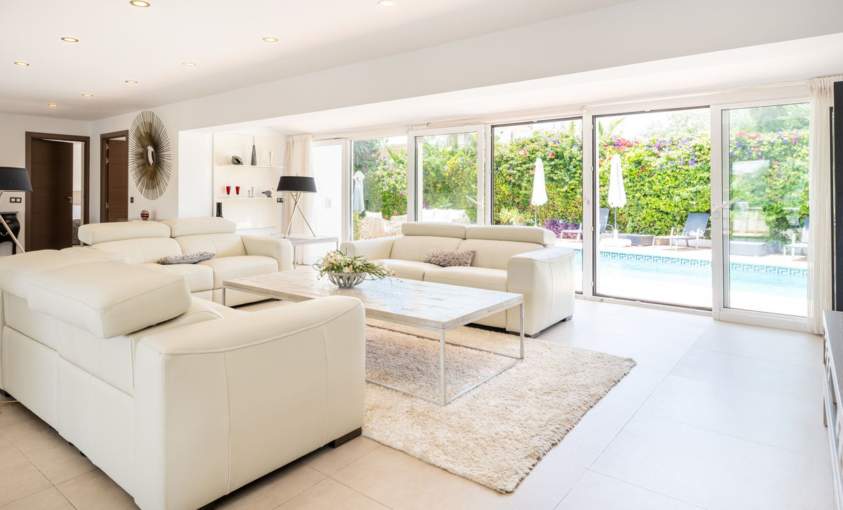 8 Bedroom Villa in San Pedro de Alcántara - Photo 14