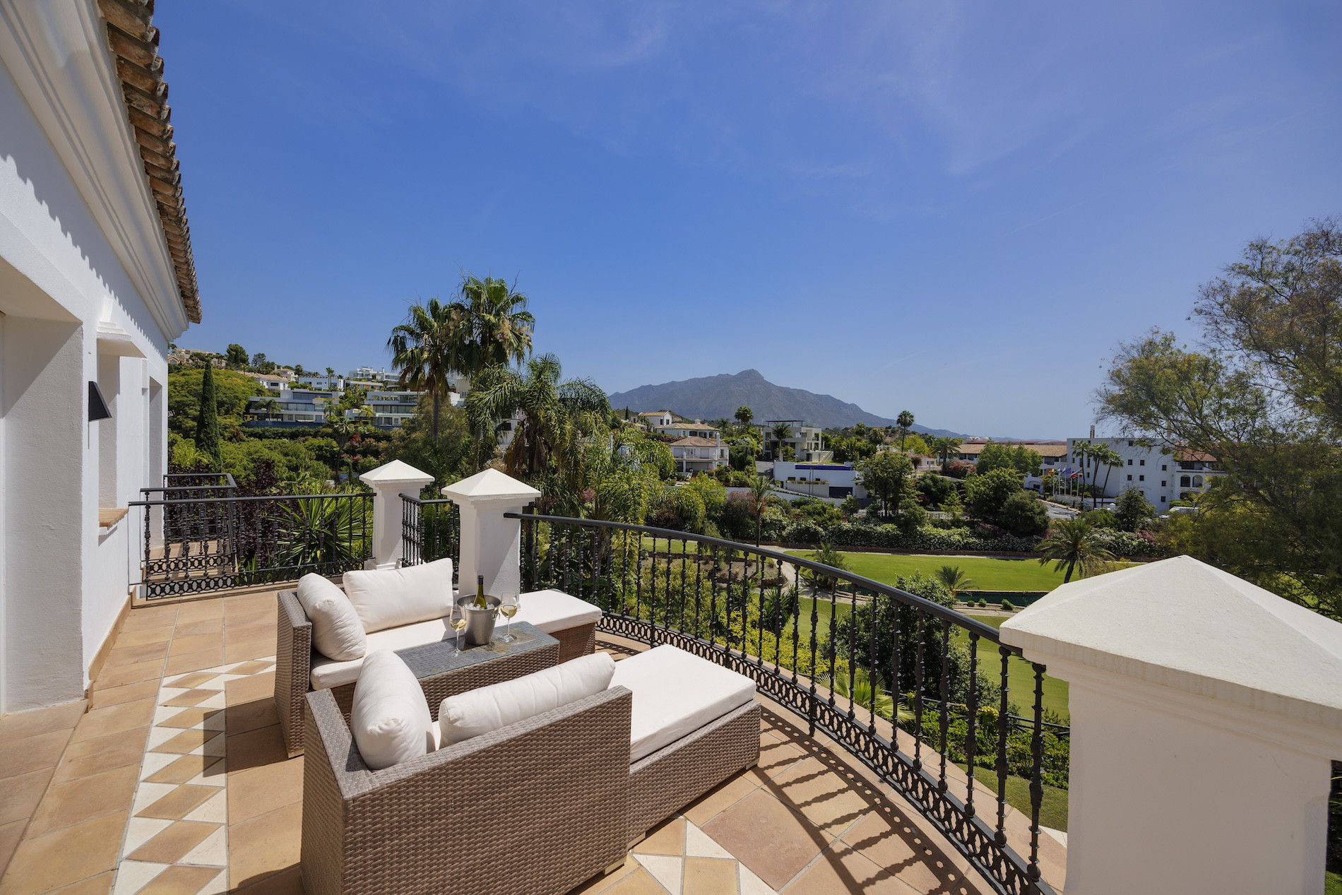 8 Bedroom Villa in Benahavís - Фото 29