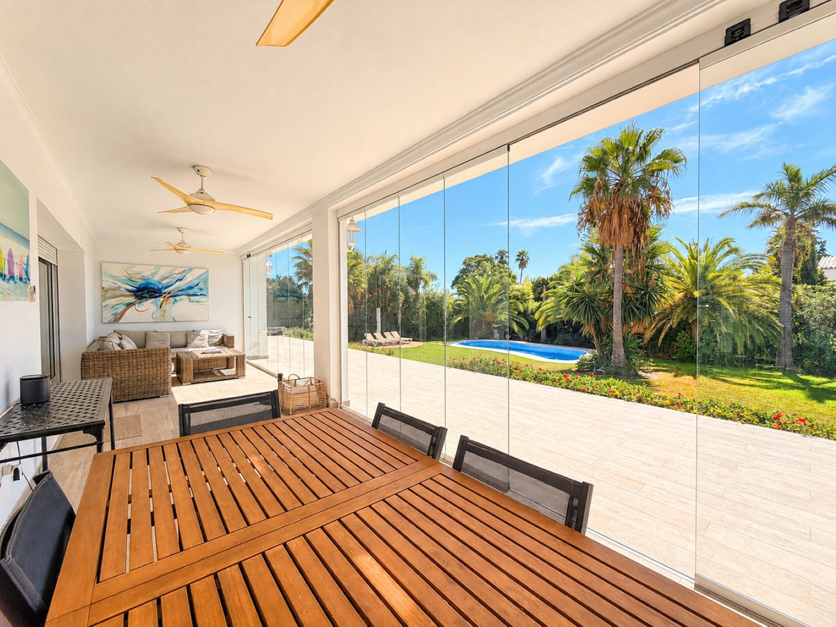 5 Bedroom Villa in Estepona - Photo 15