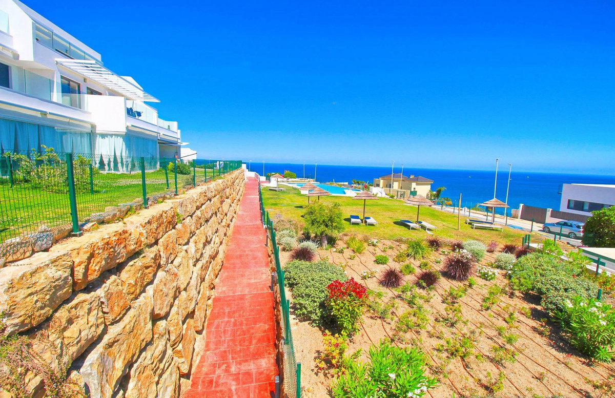 3 Bedroom Apartment in Casares - Photo 24