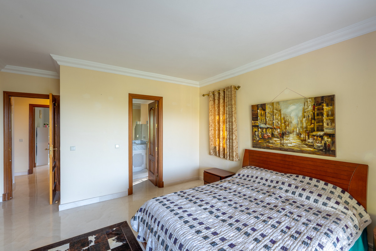 8 Bedroom Villa in Benahavís - Фото 12