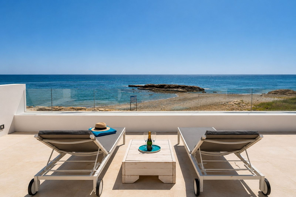 4 Bedroom Villa in Estepona - Photo 9