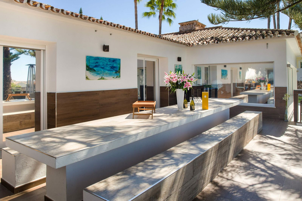 8 Bedroom Villa in Marbella - Photo 34