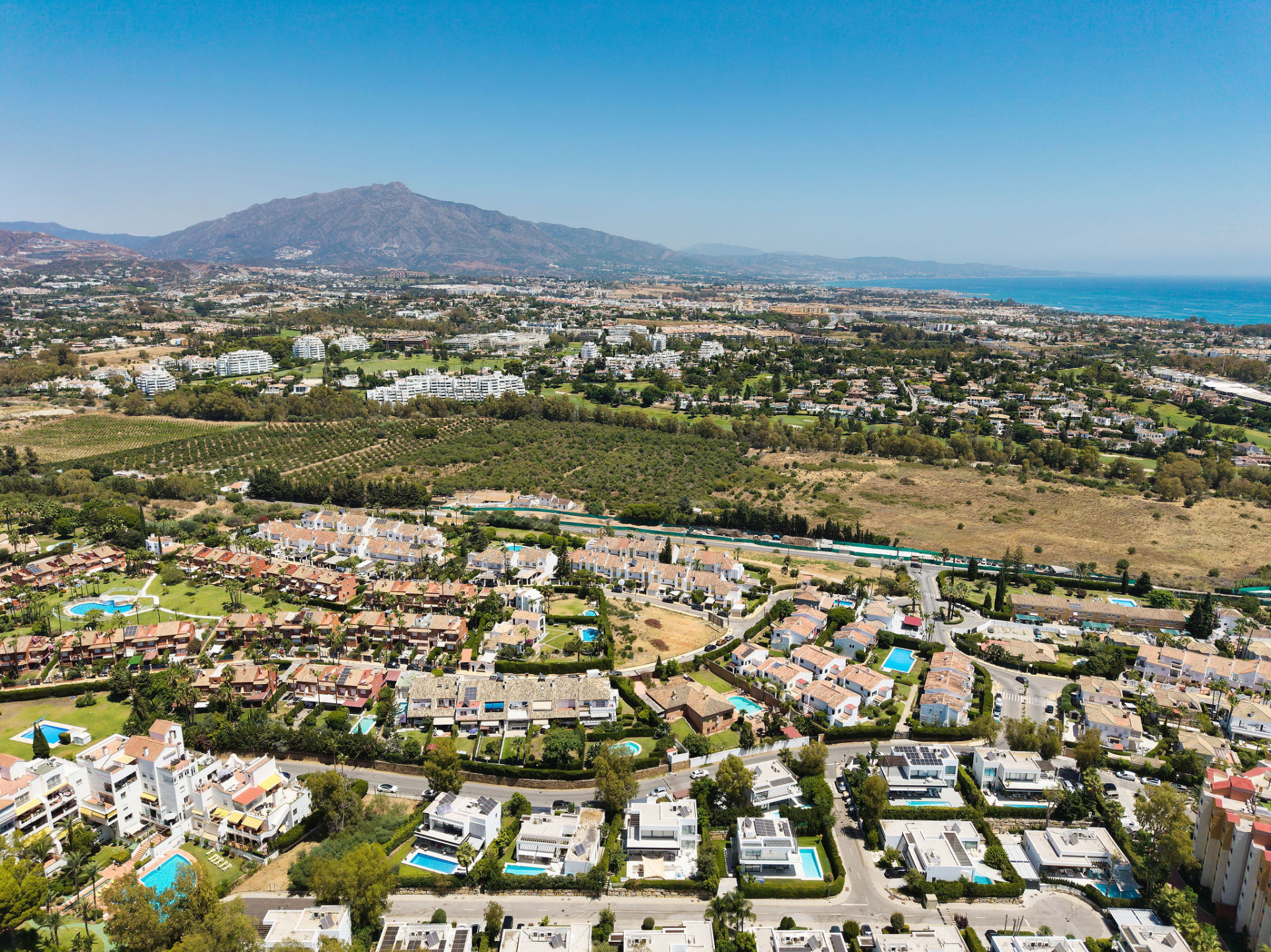 4 Bedroom Villa in Estepona - Photo 32