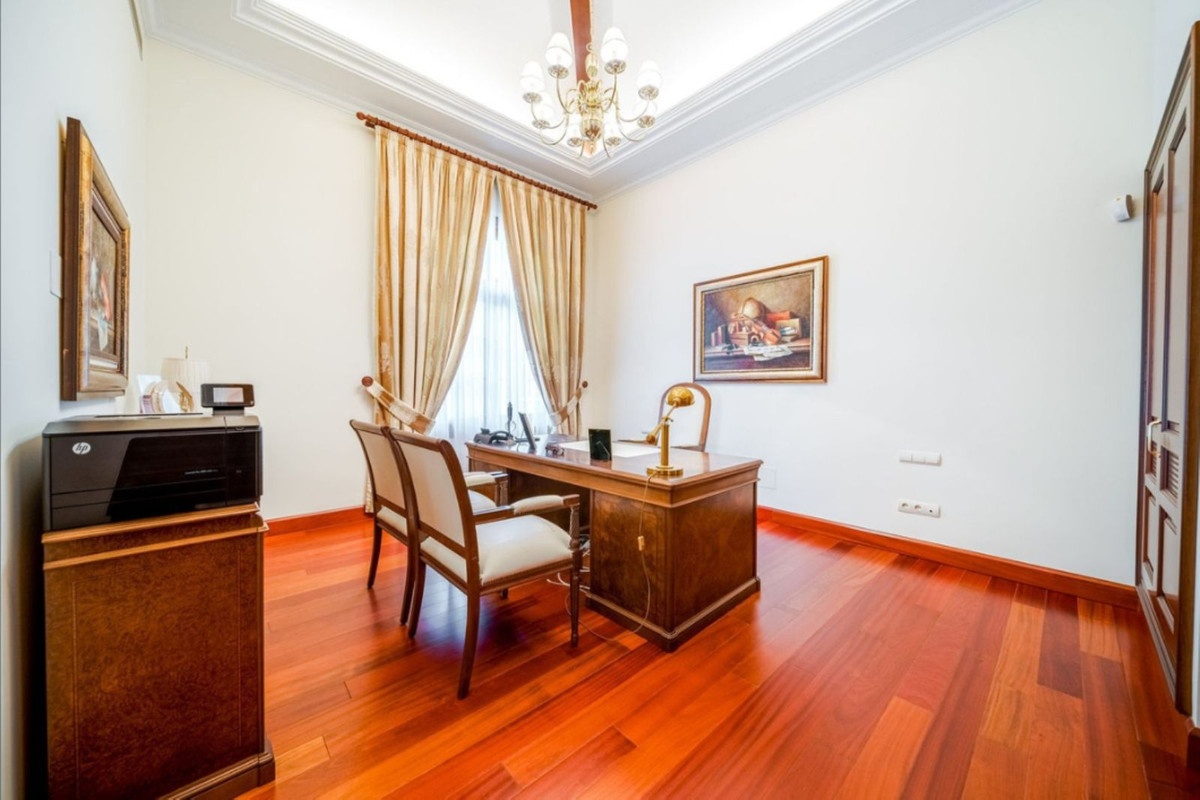 8 Bedroom Villa in San Pedro de Alcántara - Foto 11