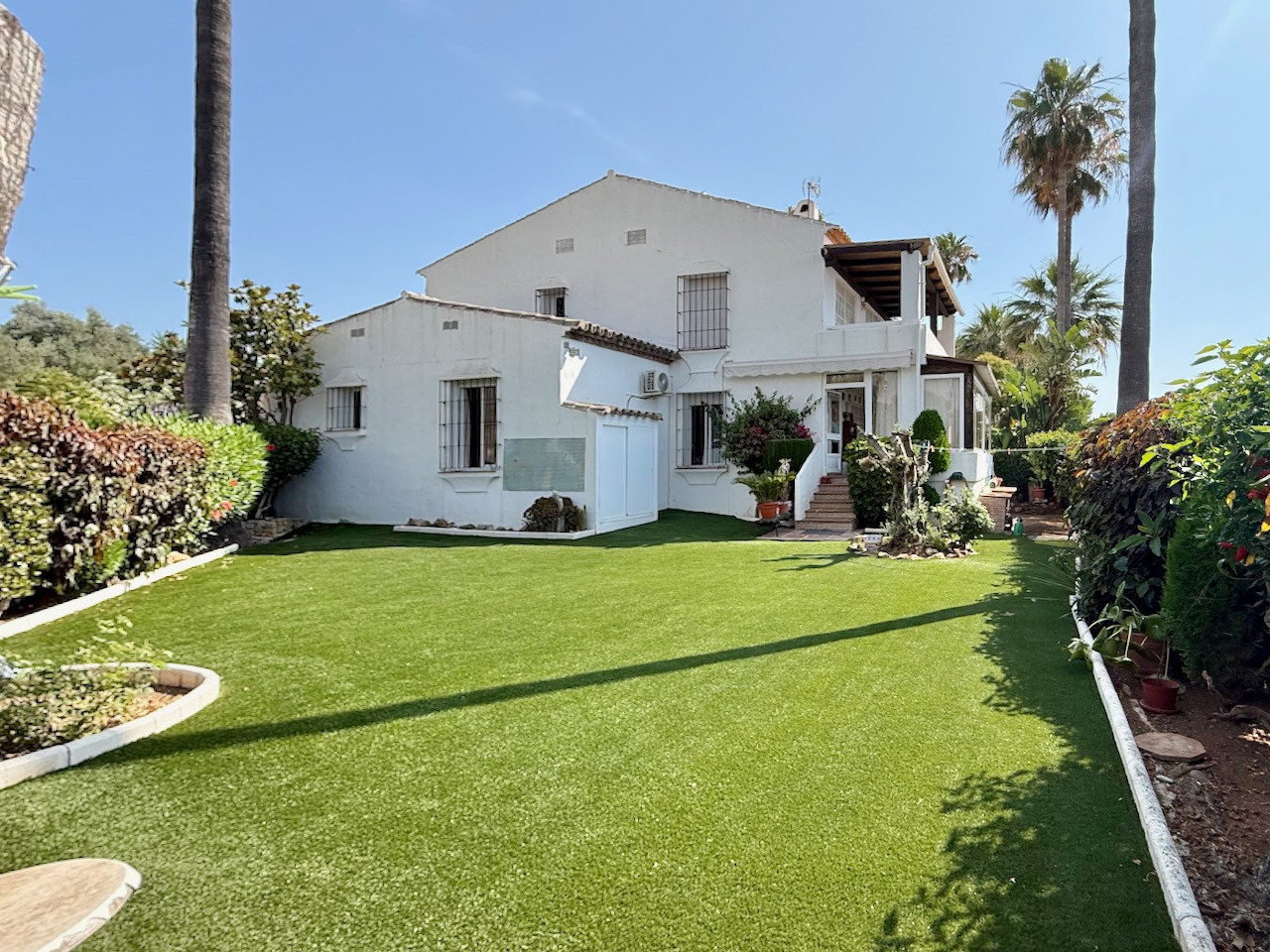 4 Bedroom Villa in La Duquesa - Photo 2