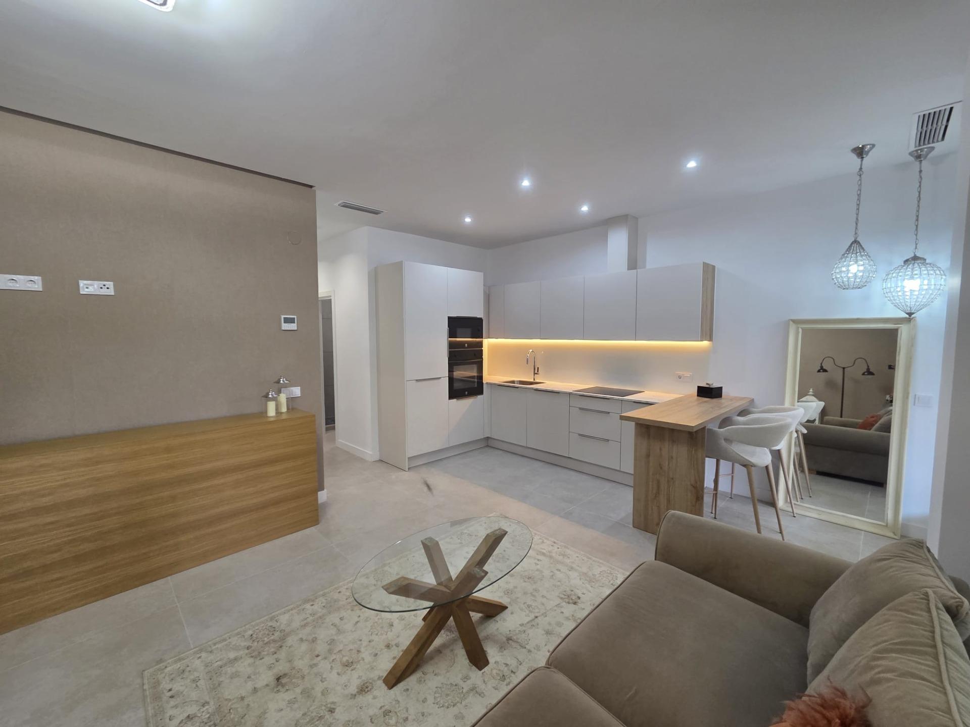 2 Bedroom Apartment in Fuengirola - Photo 12