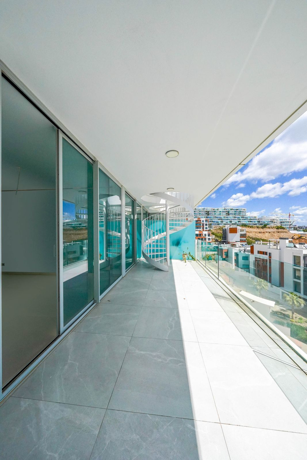 2 Bedroom Penthouse in Fuengirola - Photo 19