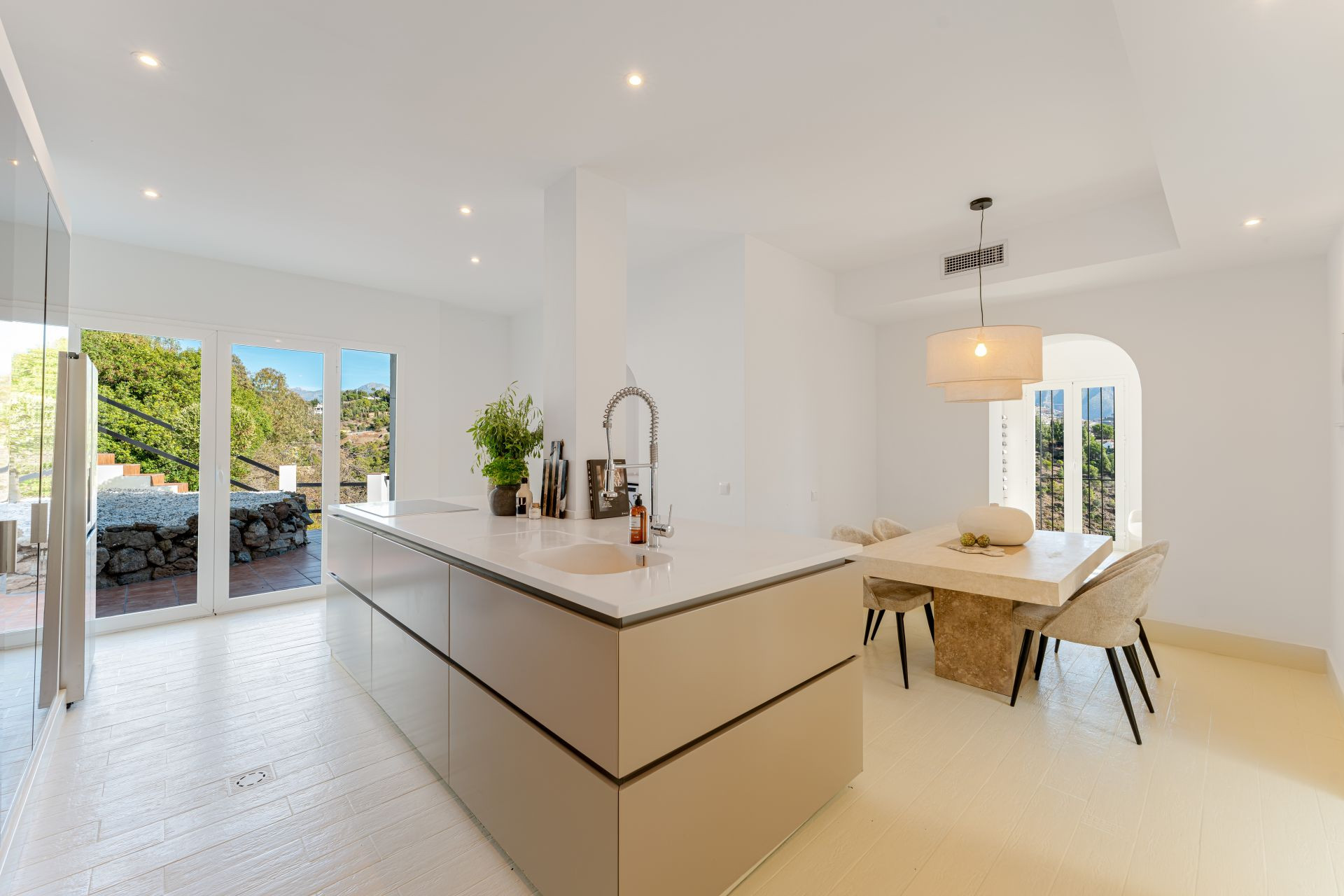 6 Bedroom Villa in Benahavís - Foto 15