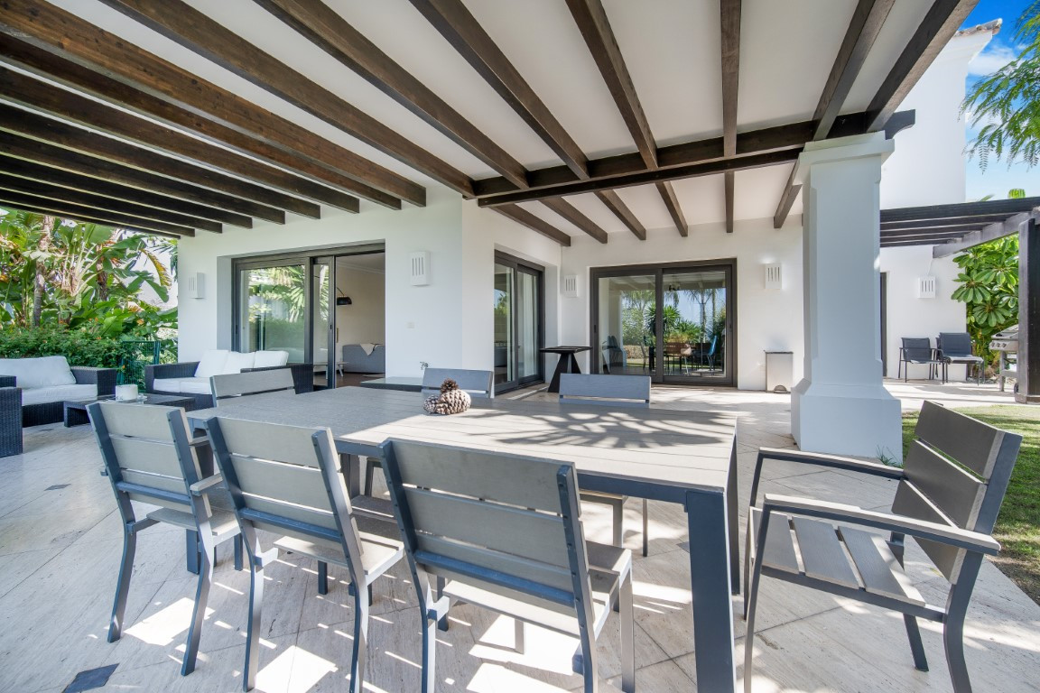 5 Bedroom Villa in Marbella - Photo 24