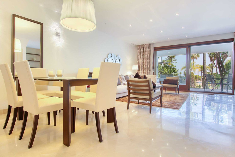 3 Bedroom Townhouse in Benahavís - Photo 4