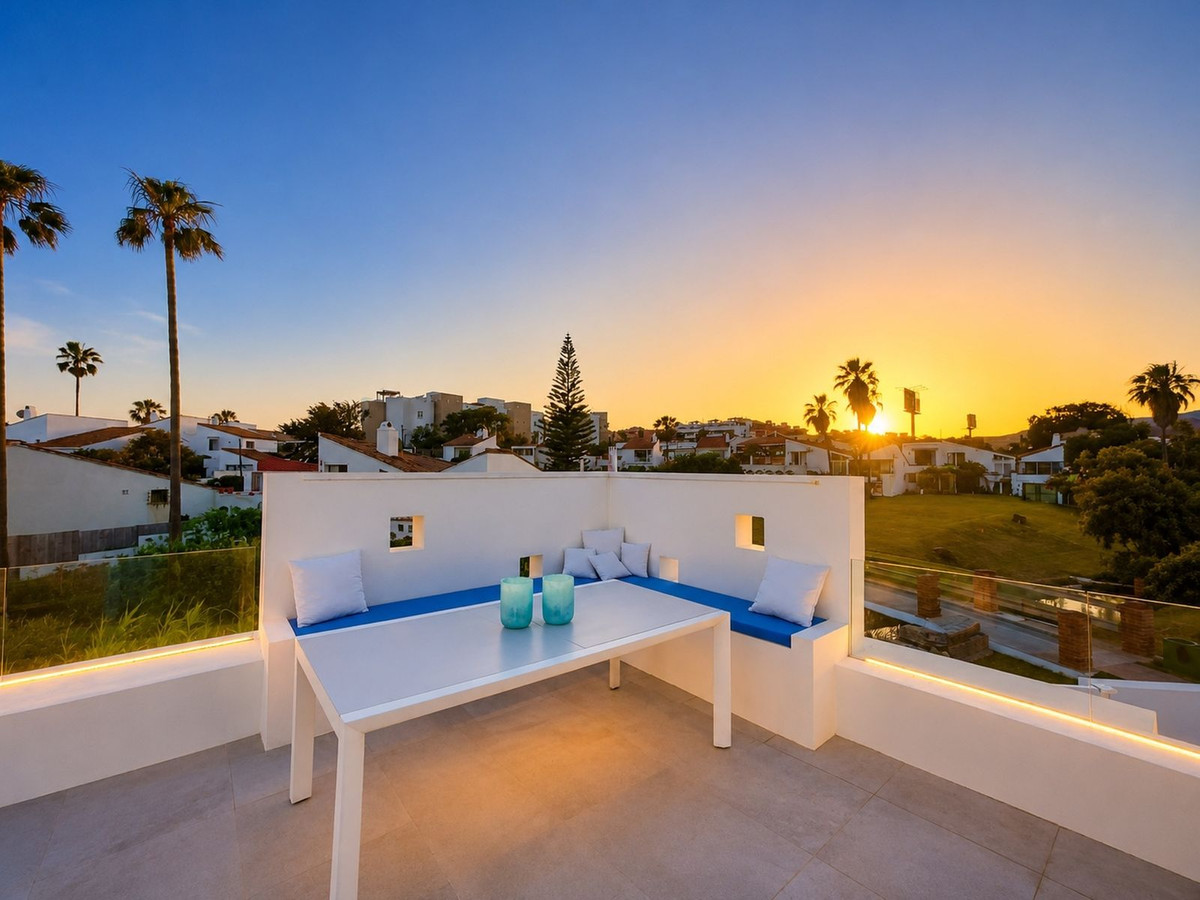 4 Bedroom Villa in Estepona - Photo 23