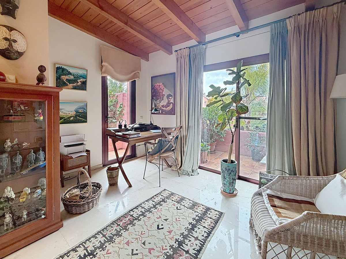 3 Bedroom Penthouse in Estepona - Фото 24
