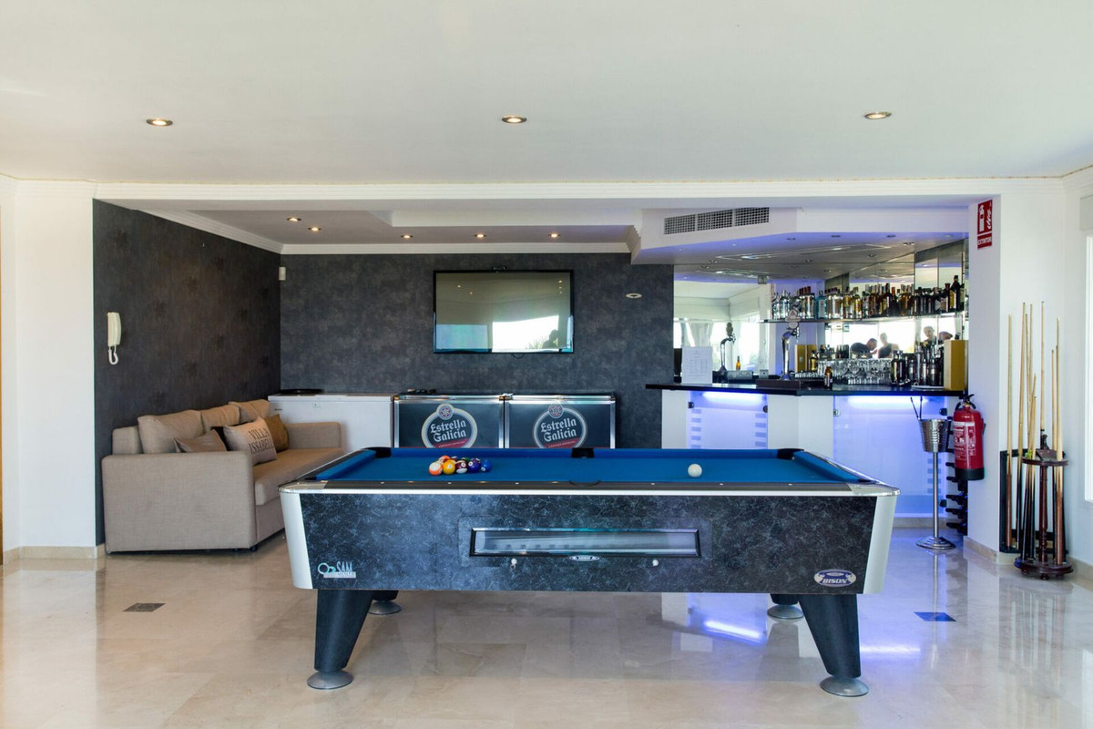 8 Bedroom Villa in Marbella - Photo 29