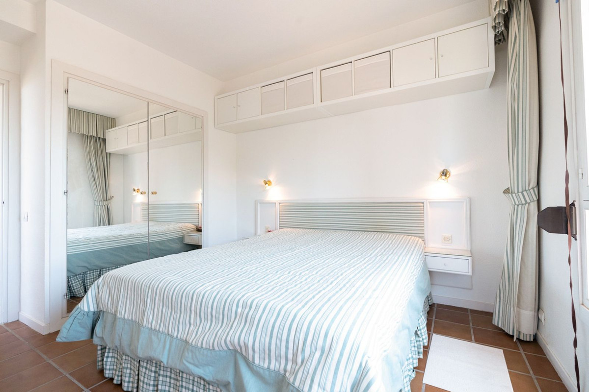 2 Bedroom Apartment in Marbella - Photo 10