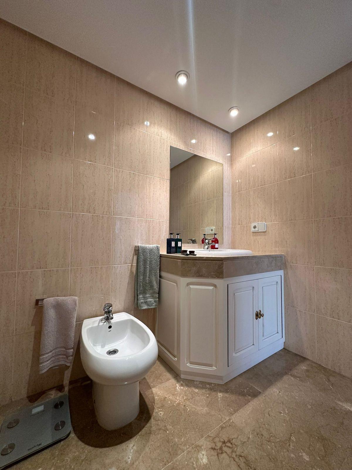 3 Bedroom Apartment in Marbella - Photo 25