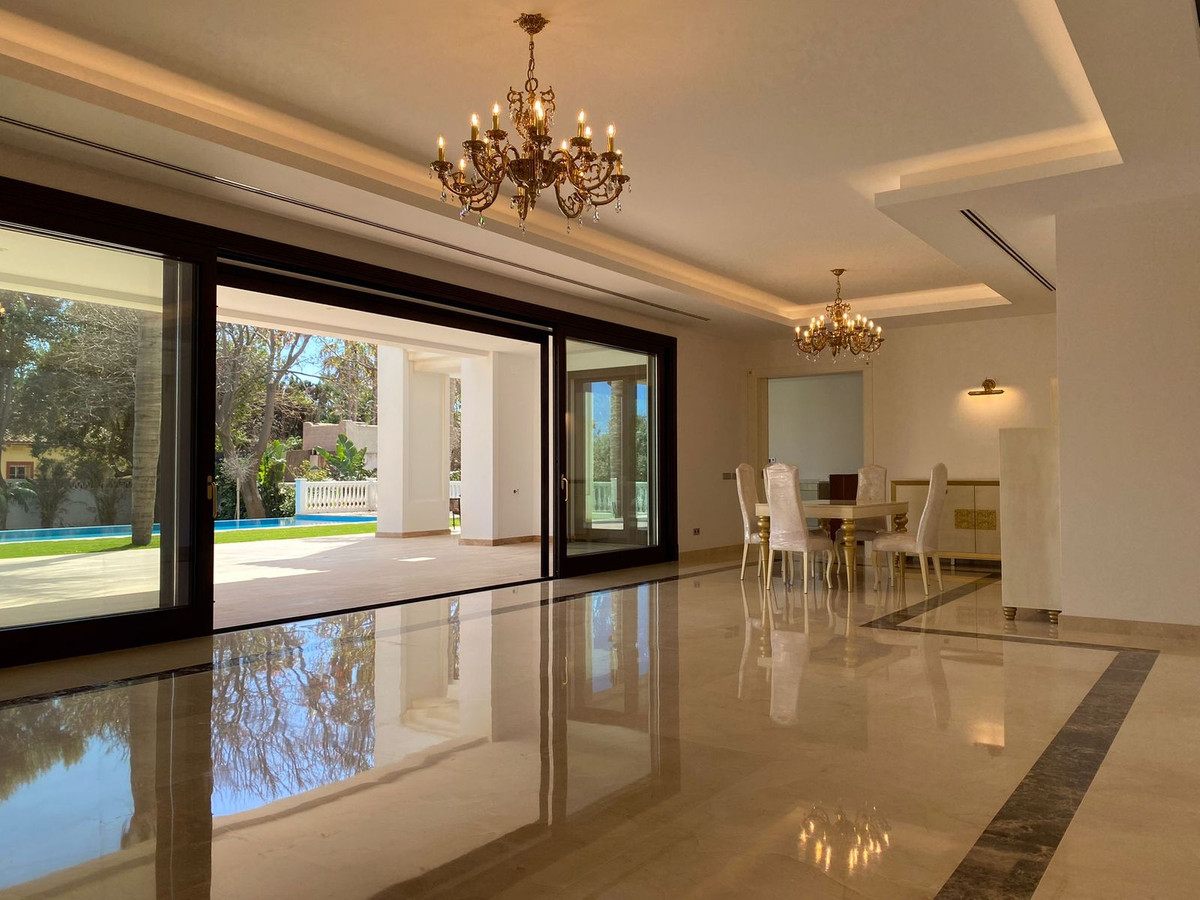 6 Bedroom Villa in San Pedro de Alcántara - Photo 9