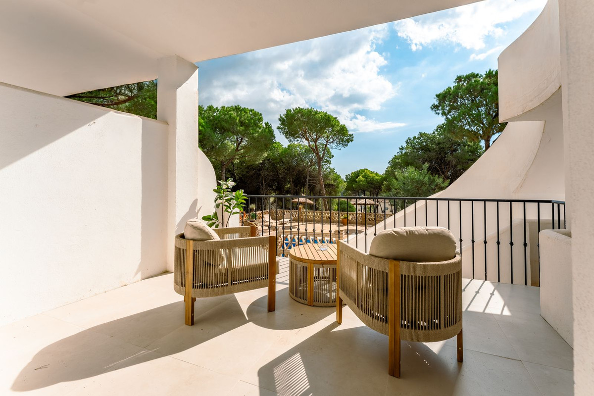 2 Bedroom Apartment in Marbella - Photo 4