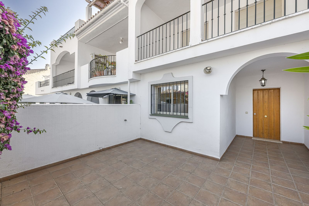 4 Bedroom Townhouse in Marbella - Photo 6