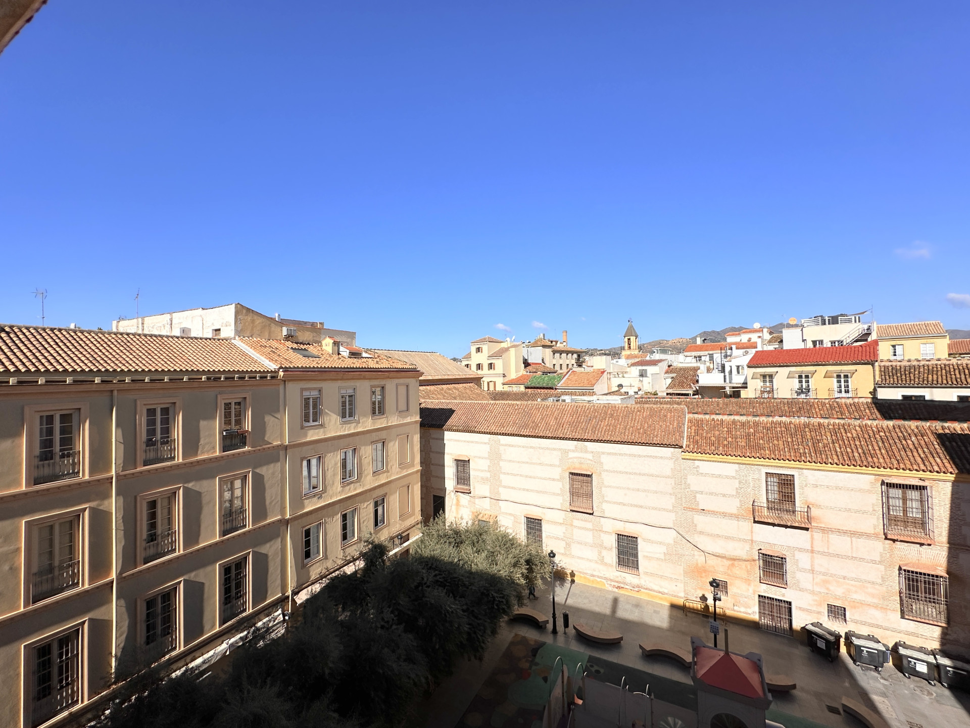 2 Bedroom Apartment in Málaga - Photo 11