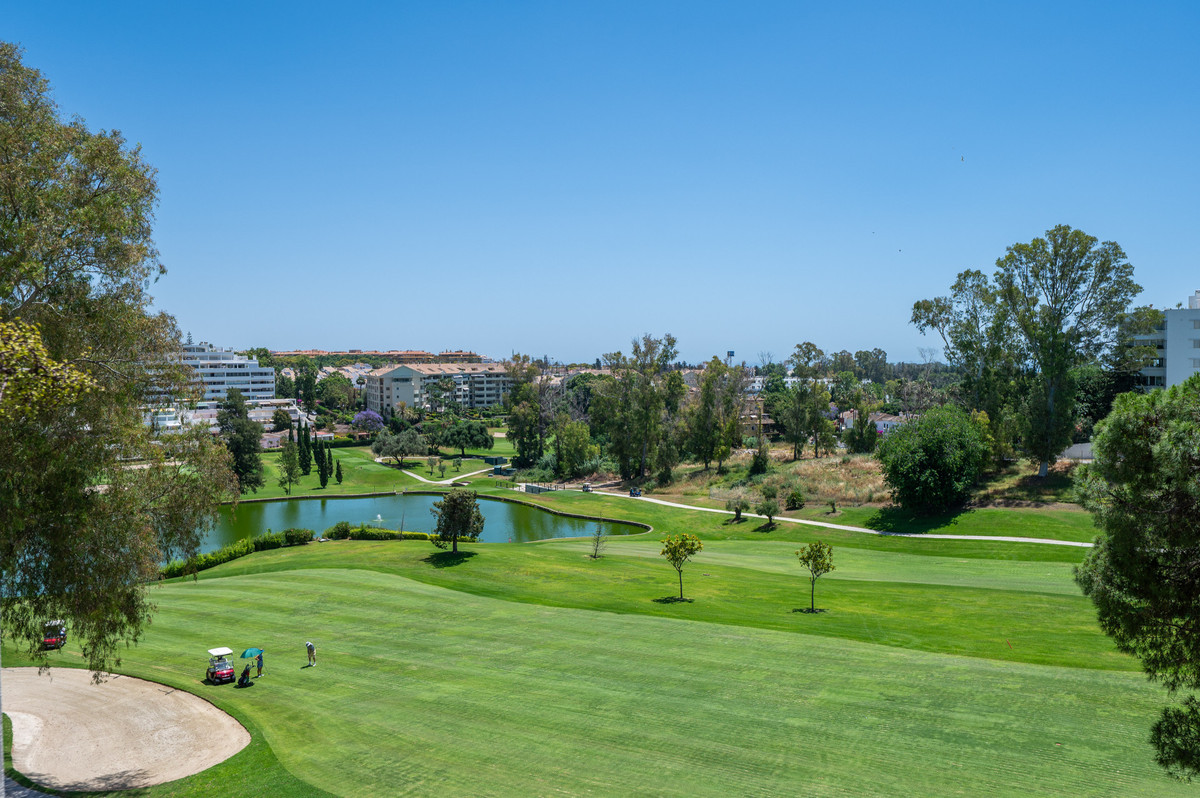 Penthouse in Guadalmina Alta