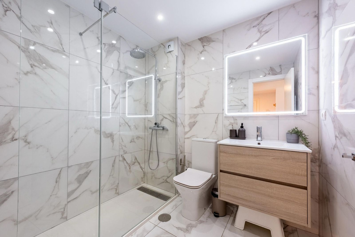 3 Bedroom Apartment in Marbella - Photo 15