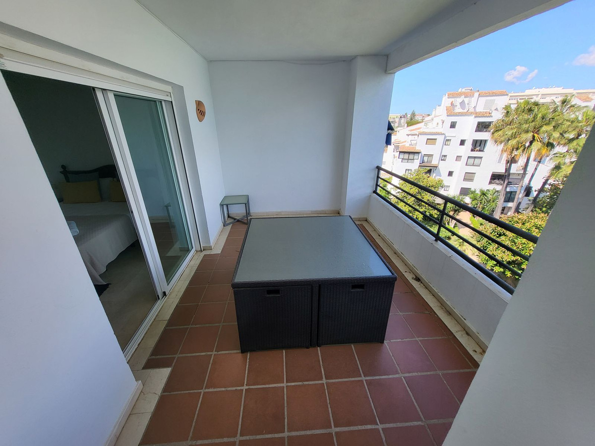 Piso de 4 dormitorios con piscina en Málaga – Foto 13