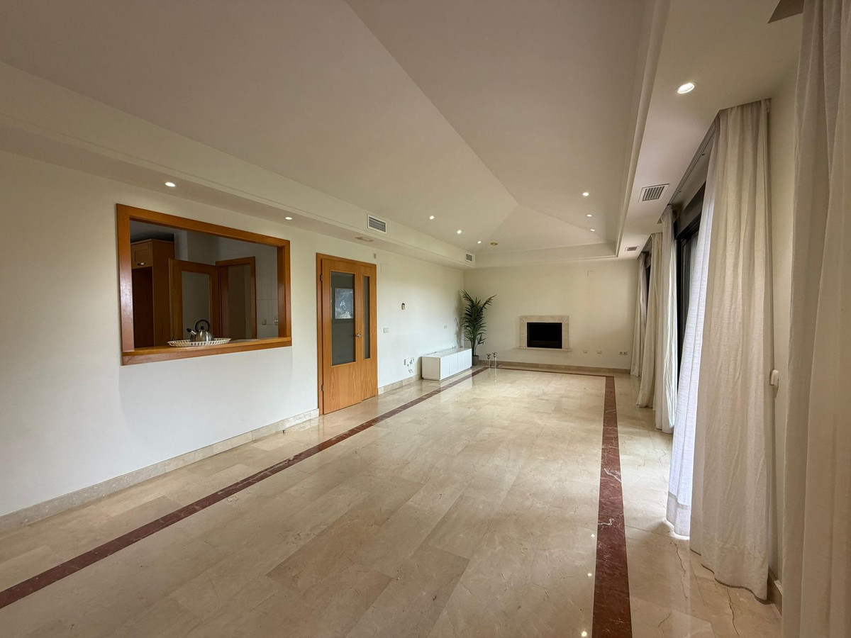 4 Bedroom Apartment in Marbella - Foto 4