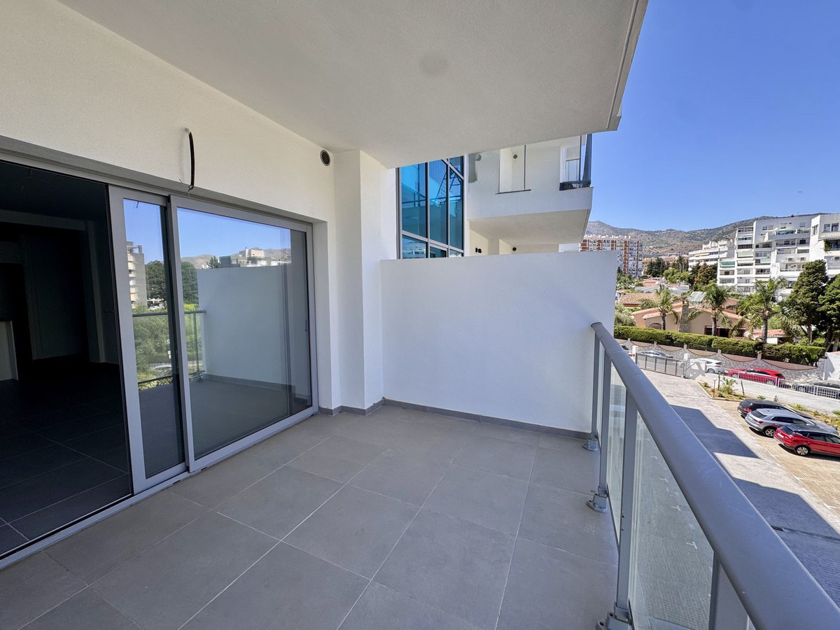 2 Bedroom Apartment in Benalmádena - Photo 4