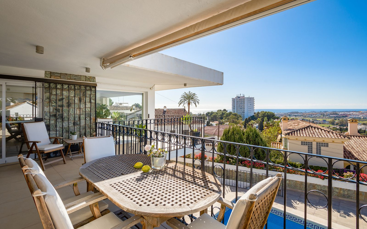 4 Bedroom Villa in Marbella - Photo 14