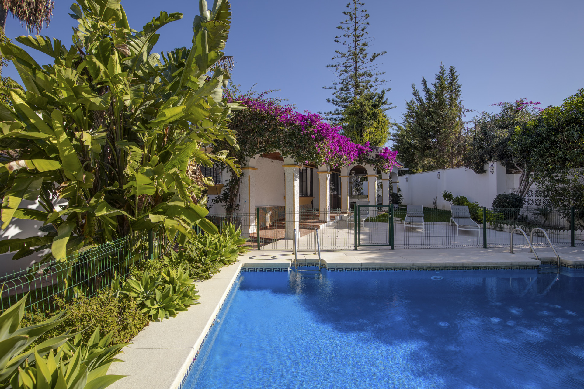 4 Bedroom Villa in San Pedro de Alcántara - Photo 29
