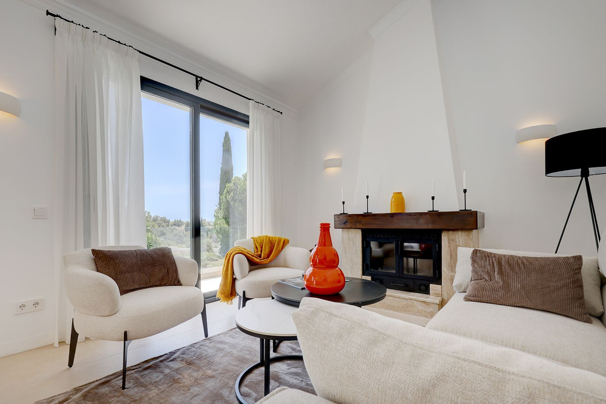 4 Bedroom Villa in Marbella - Photo 20