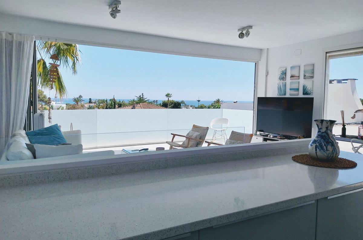 3 Bedroom Villa in Marbella - Photo 3