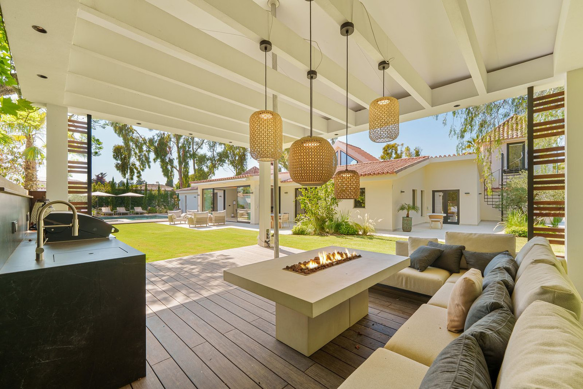 5 Bedroom Villa in Marbella - Photo 22
