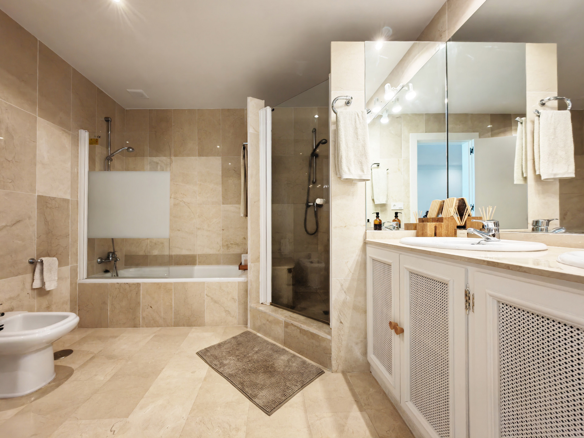 4 Bedroom Townhouse in Benahavís - Photo 11
