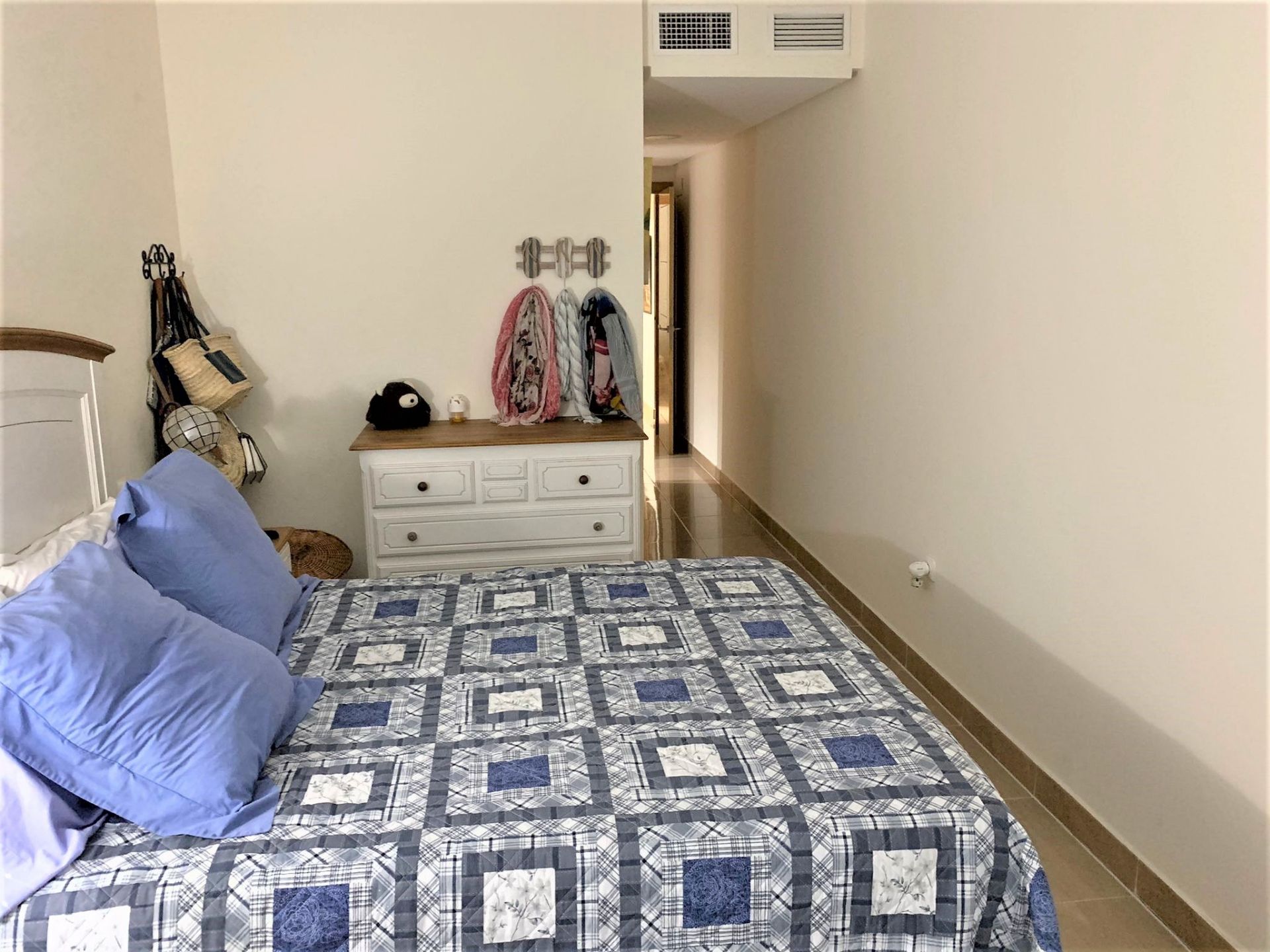2 Bedroom Apartment in Estepona - Photo 8
