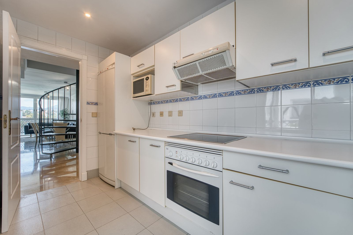 Apartamento com 4 quartos com piscina em Málaga, Espanha – Foto 11