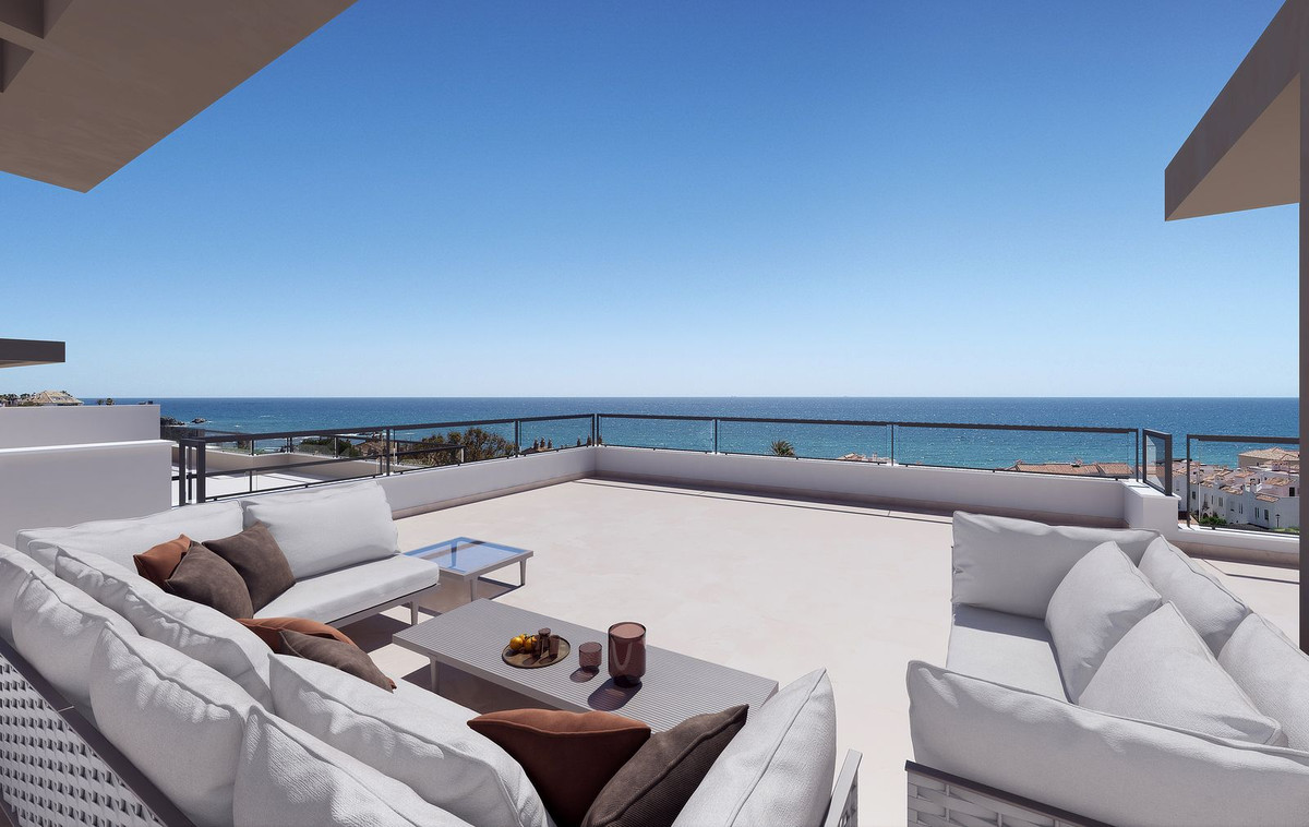 3 Bedroom Penthouse in Casares - Photo 4