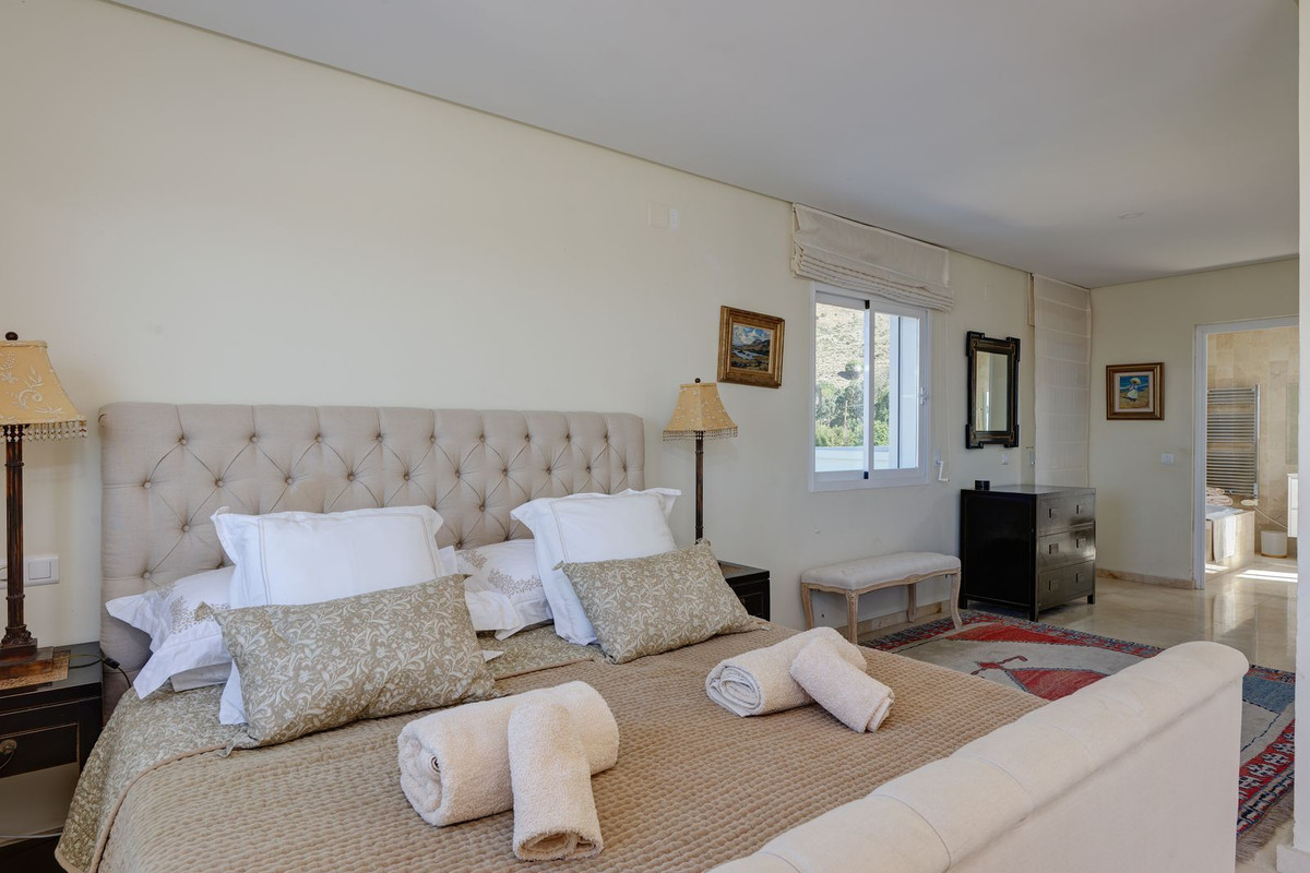 6 Bedroom Villa in Mijas - Photo 22